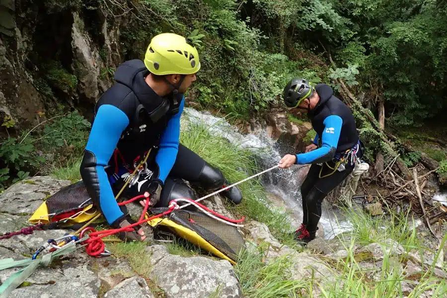 Technique d'équipement canyoning