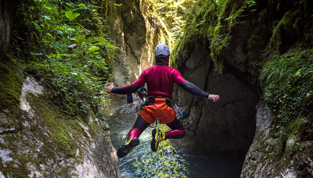 Découverte et perfectionnement Canyoning en Vallée d’Ossau à Laruns (Pau-Pyrénées)