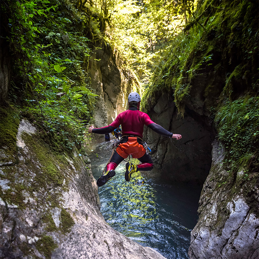Découverte et perfectionnement Canyoning en Vallée d’Ossau à Laruns (Pau-Pyrénées)